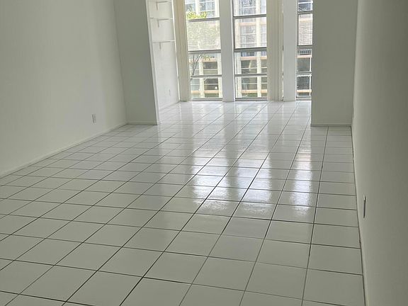 5th image of 801 Three Islands Boulevard #306