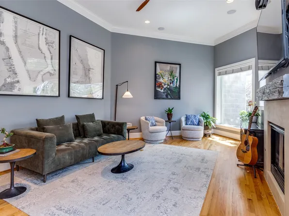 2449 Worthington St, Dallas, TX 75204