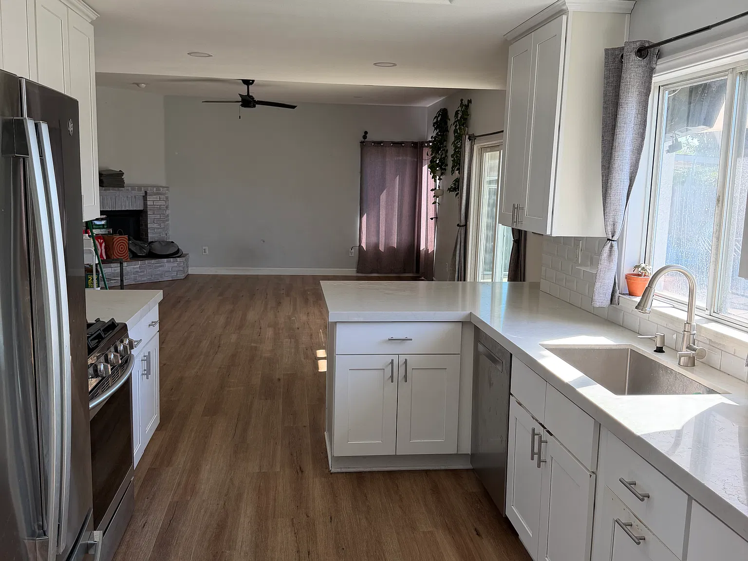 4 bed, 1920 sqft, $4,600 — Photo 4