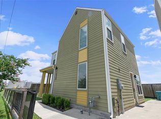 1520 E Hedrick St, Houston, TX 77011