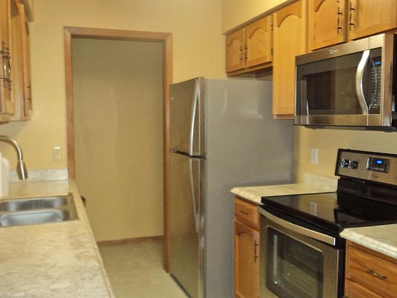 5th image of 1009 Daybreak Cir