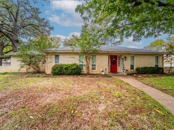2305 Ravenwood Dr, Grand Prairie, TX 75050