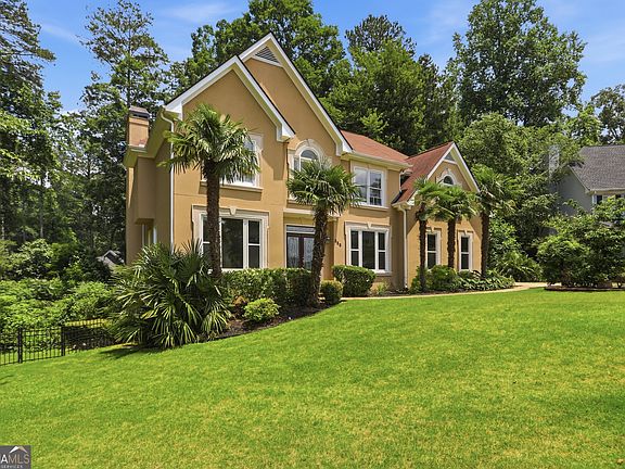 3rd image of 355 Chelsey Ct