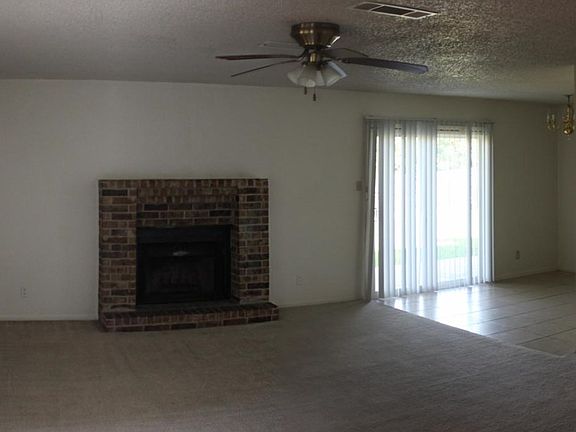2nd image of 1704 Bundrant Dr APT D