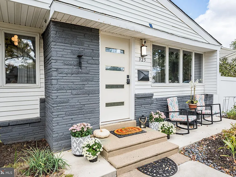 325 Juniper Dr — Photo 6