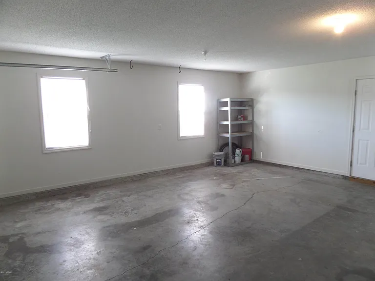401 Sumrell Way — Photo 24