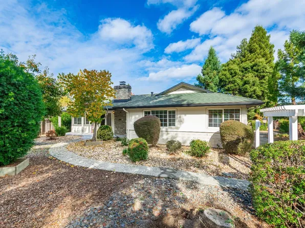 2070 Vineyard Rd, Novato, CA 94947