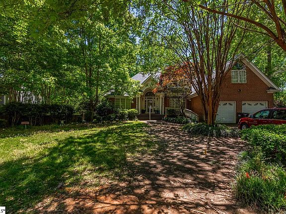 3rd image of 818 S Almond Dr