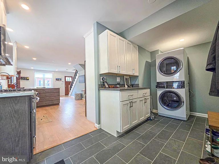 302 E Custis Ave #A — Photo 10