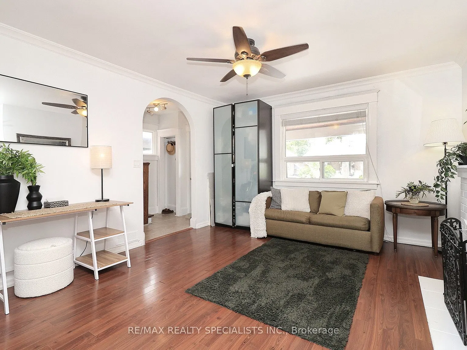 4 bed, $4,200 — Photo 2