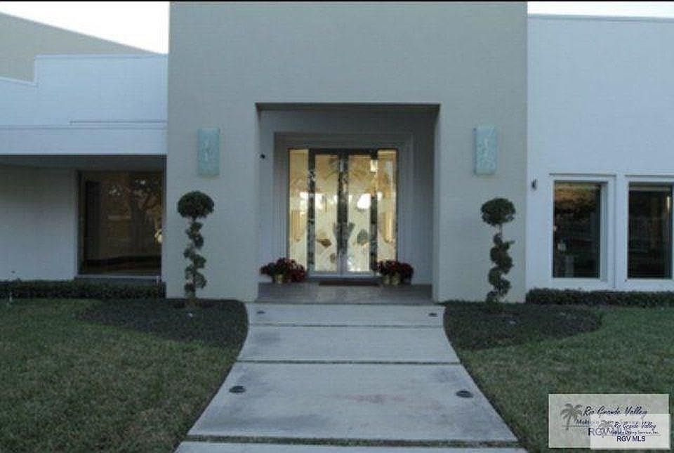 2nd image of 74 Robins Ln