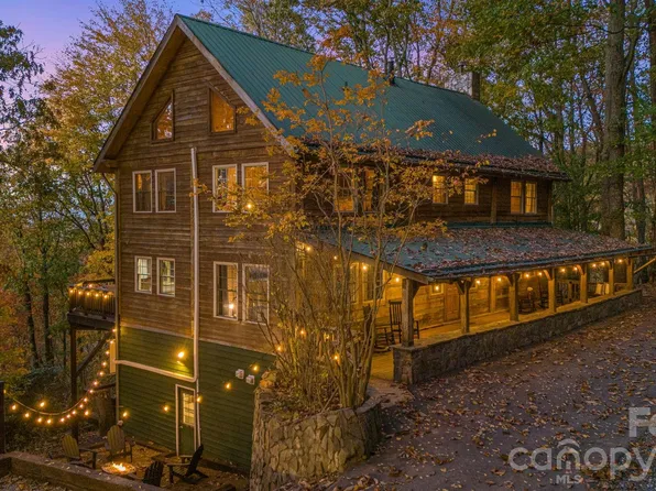 185 Blossom Rdg, Leicester, NC 28748