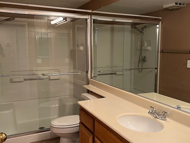 1st Floor Bathroom