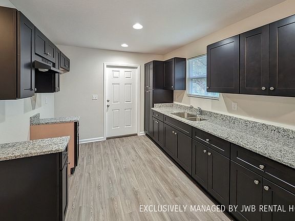 4th image of 1532 W 24th St