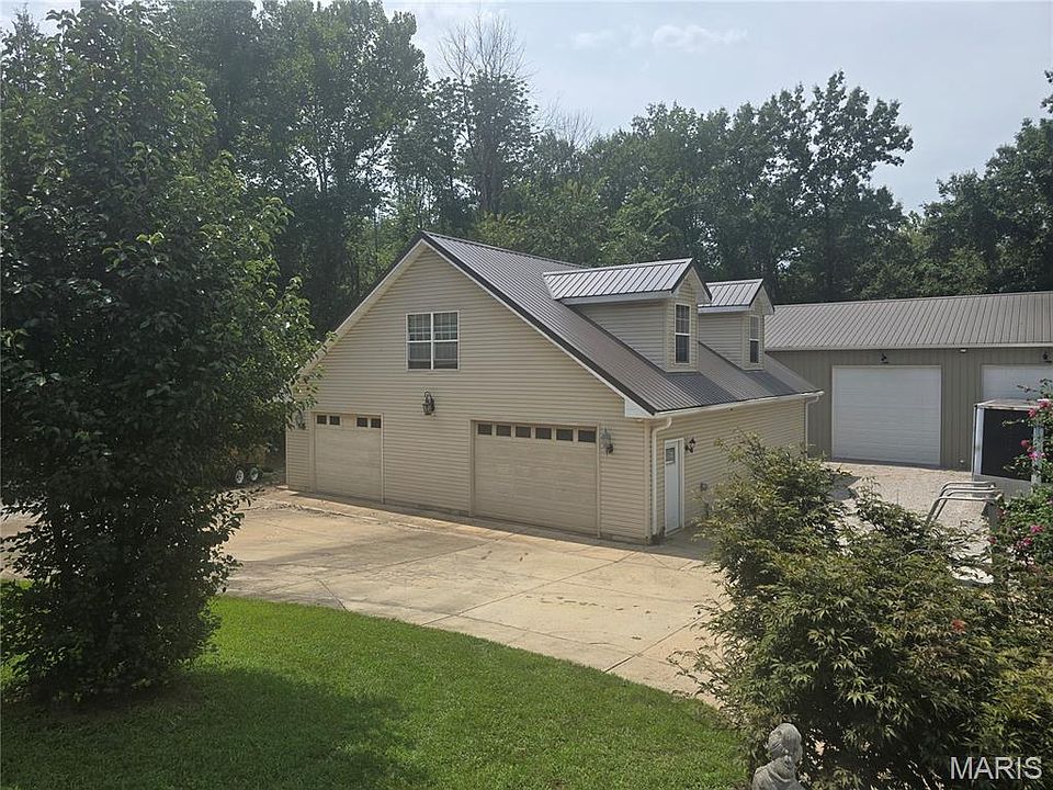 2nd image of 5011 Devon Dr