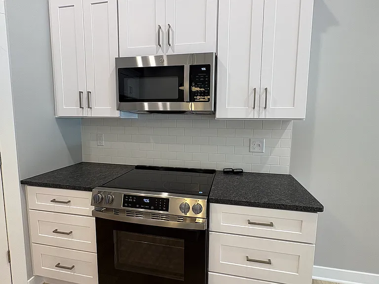715 Braun St — Photo 8
