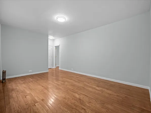 2186 Cruger Avenue image 3 of 6