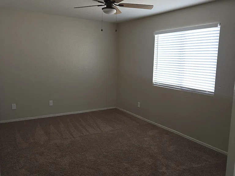 1410 S 107th Ln — Photo 5