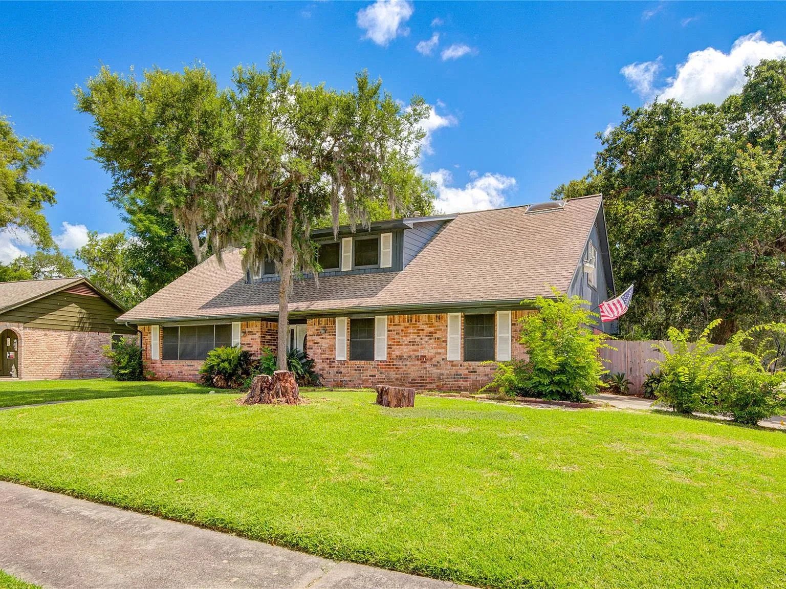 4 bed, 2.0 bath, 2418 sqft, $2,450 — Photo 3