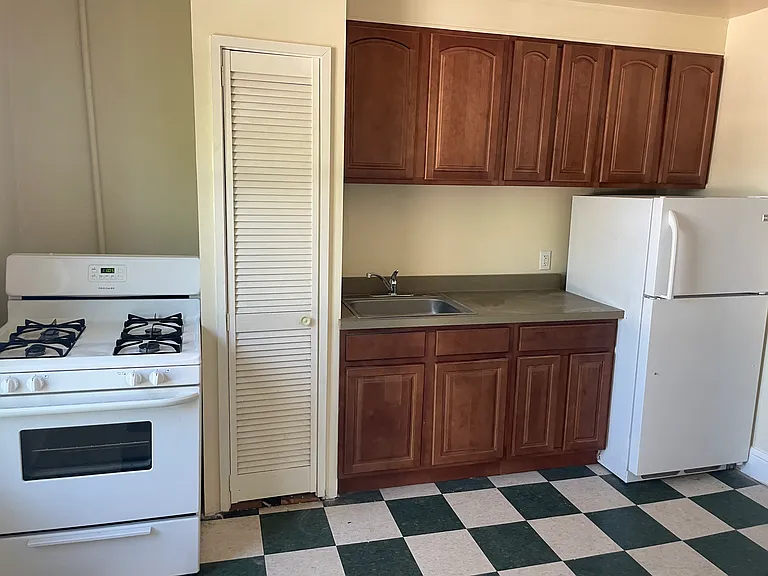 614 Penn Ave #3 — Photo 9