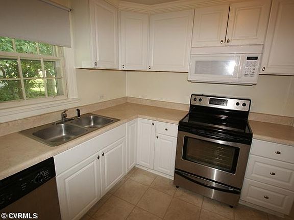 3rd image of 2814 Irisdale Ave