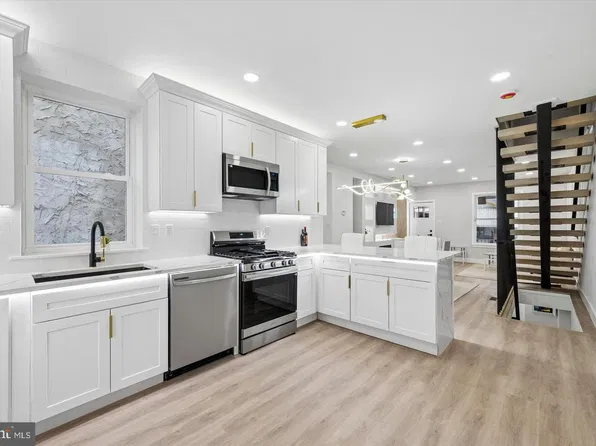 158 N Edgewood St, Philadelphia, PA 19139