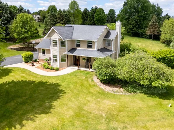 W301S2613 Jenna LANE, Waukesha, WI 53188