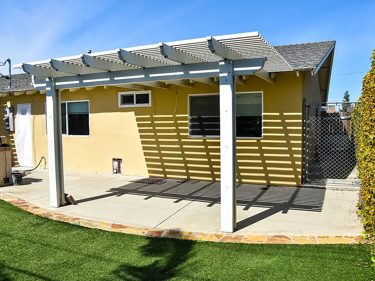 2318 E Coolidge Ave — Photo 40