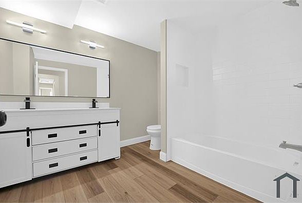1st image of 557 Kimball Pl