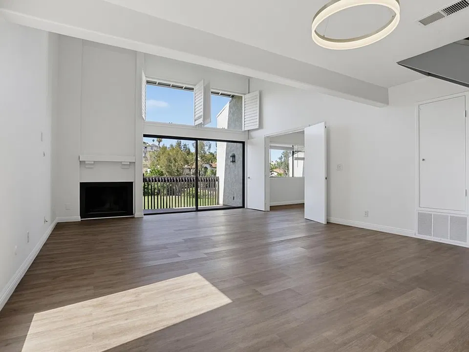 2505 Navarra Dr #321