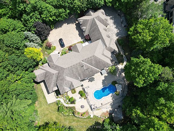 4th image of 65 Offord Cres