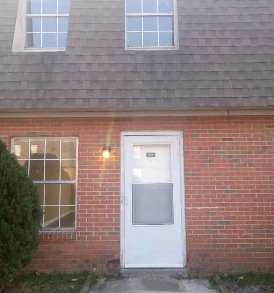 2 bed, $800 — Photo 1