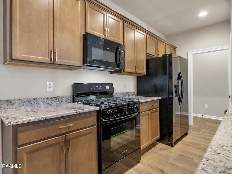 111 Segovia Way — Photo 6