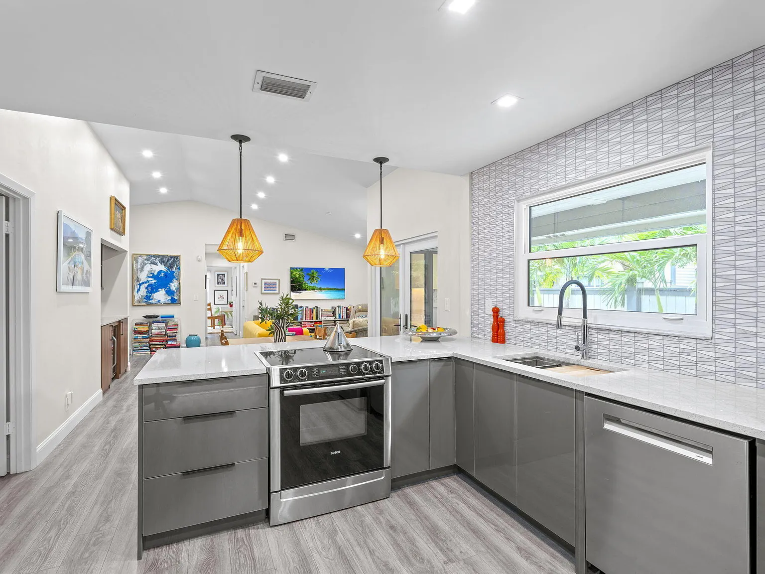 2 bed, 2.0 bath, 1231 sqft, $7,000 — Photo 1