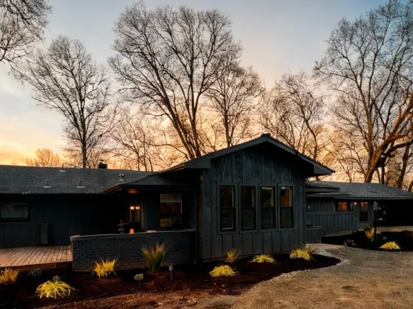 2259 Demaray Dr, Grants Pass, OR 97527