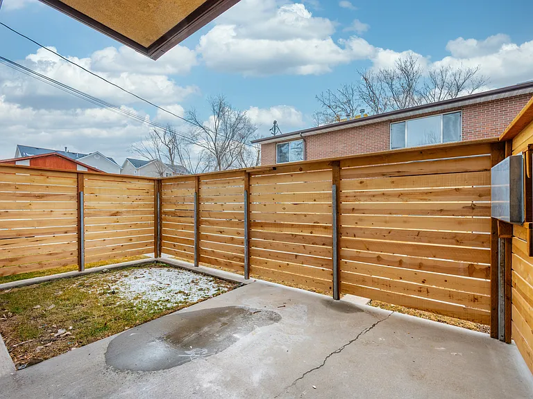 850 E Stratford Ave #C — Photo 2