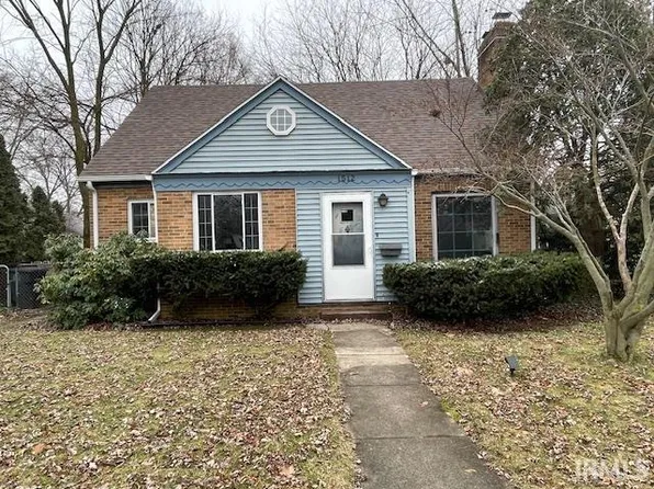 1512 Cedar St, South Bend, IN 46617