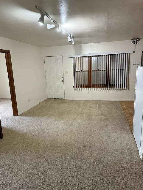 2 bed, 700 sqft, $945 — Photo 3