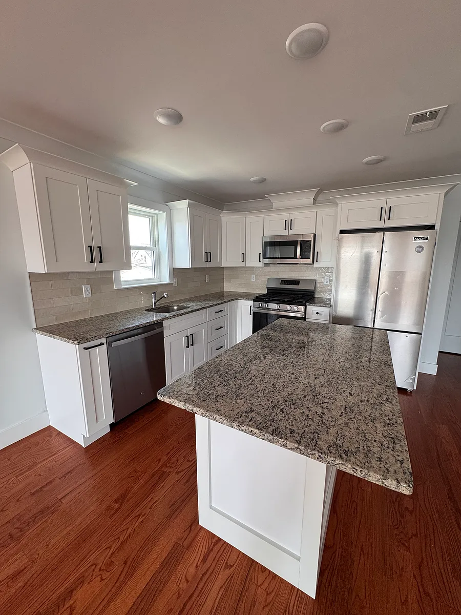 Building Photo - 123 E Jersey St #2