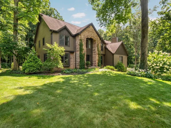 1623 Wildwood Ln, Saline, MI 48176