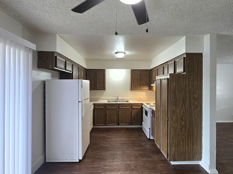 3750 N Delno Ave #205 — Photo 7