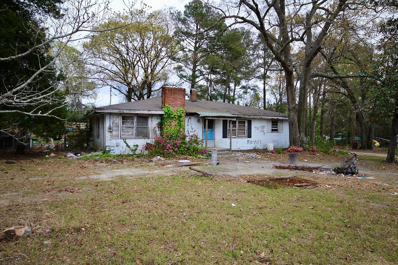 2414 S Purvis Dr, Florence, SC 29505 | Zillow, image size:1280x854