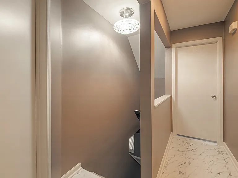8596 Perry Ln — Photo 32