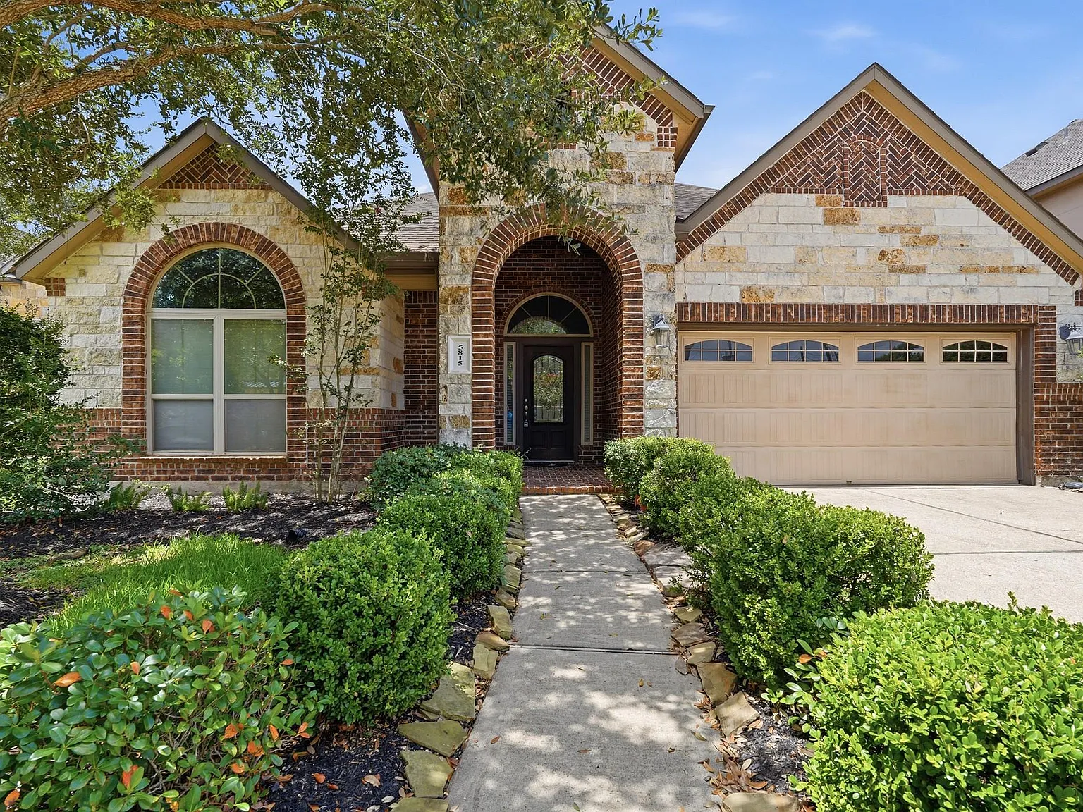 4 bed, 3.5 bath, 3277 sqft, $3,000 — Photo 3