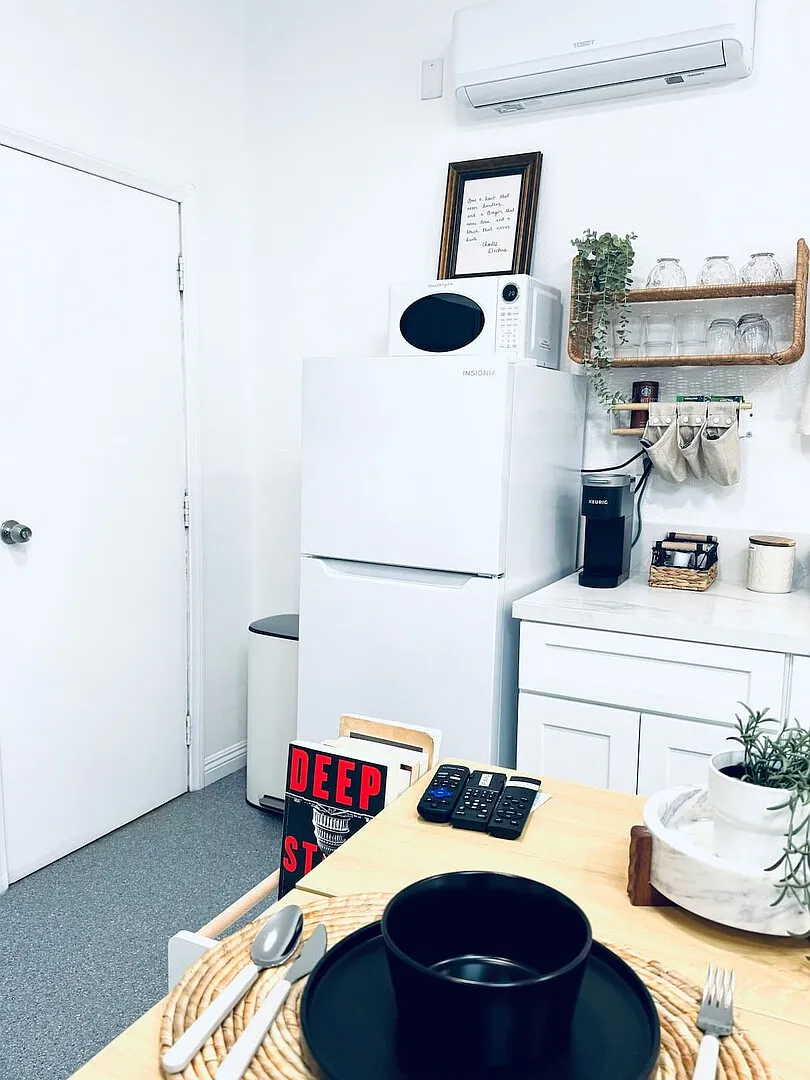 Welcoming Claremont Studio W/Private Yard&Pool Spa — Photo 2