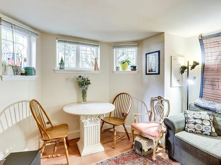 1726 Willard St NW #B — Photo 5