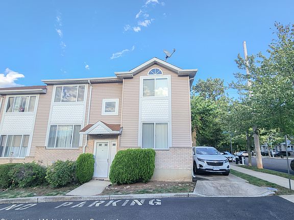 2nd image of 761 Barlow Ave