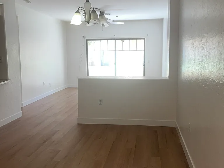 525 N Miller Rd #120 — Photo 4
