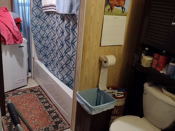 5th image of 234 Desoto St
