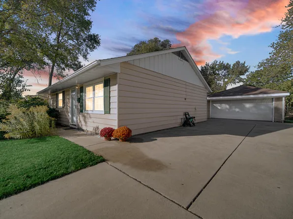 1552 Harrison Ave, Dyer, IN 46311
